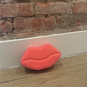 Dr. Dennis Gross Skincare Lip-Shaped Travel Case